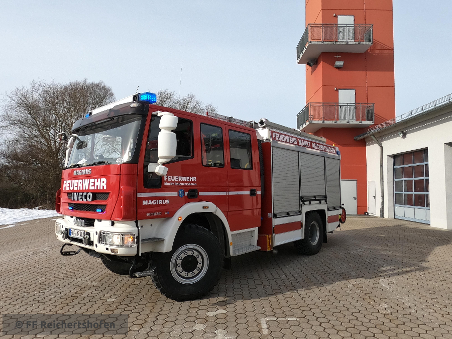 Unfall mit Straßenfahrzeugen, Verkehrshindernis Unfall mit Straßenfahrzeugen, Verkehrshindernis