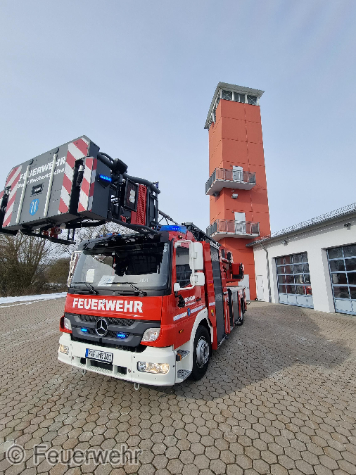 Absturzgefährdete Teile (lose Dachteile, usw.) Absturzgefährdete Teile (lose Dachteile, usw.)