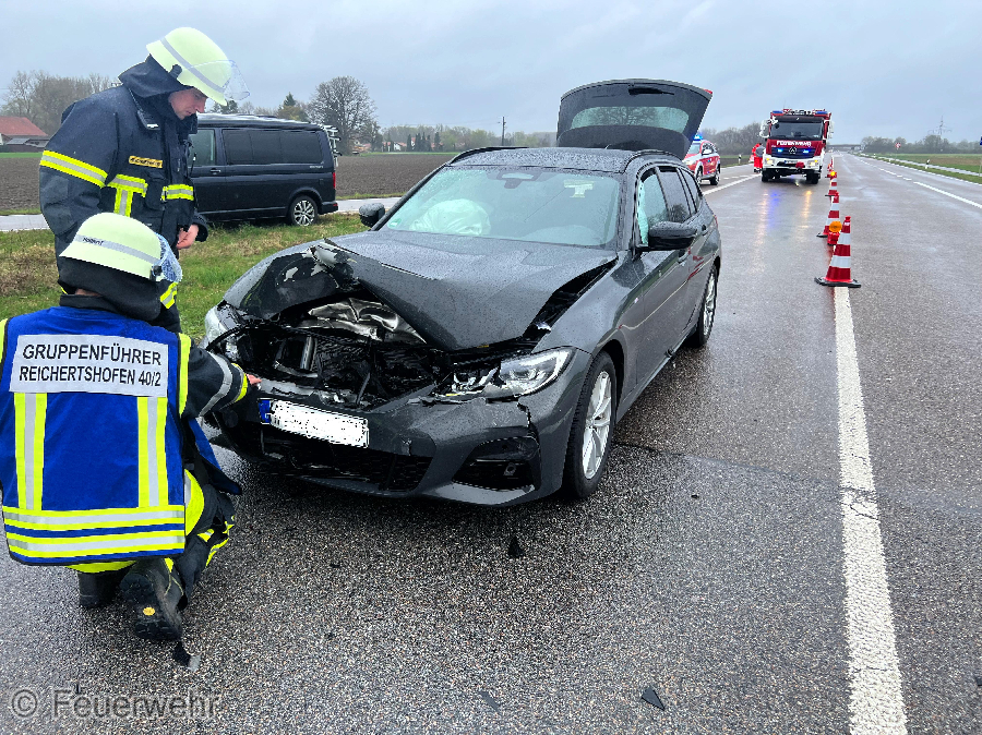 Unfall mit Straßenfahrzeugen, Verkehrshindernis Unfall mit Straßenfahrzeugen, Verkehrshindernis