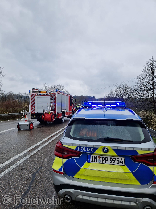 Unfall mit Straßenfahrzeugen, Verkehrshindernis Unfall mit Straßenfahrzeugen, Verkehrshindernis