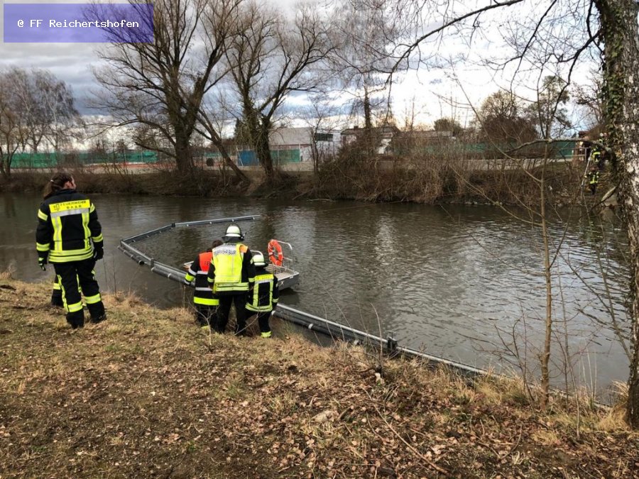 Öl auf Gewässer Öl auf Gewässer