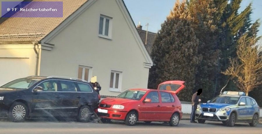 Unfall mit Straßenfahrzeugen, Verkehrshindernis Unfall mit Straßenfahrzeugen, Verkehrshindernis