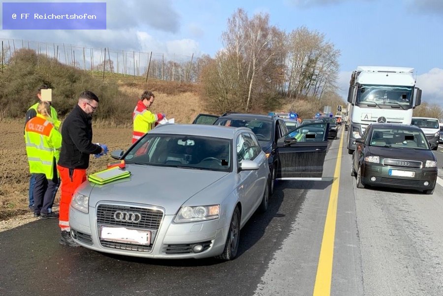 Unfall mit Straßenfahrzeugen, Verkehrshindernis Unfall mit Straßenfahrzeugen, Verkehrshindernis