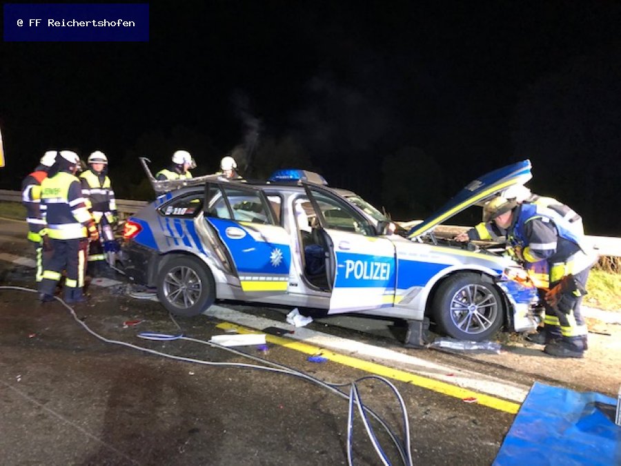 Unfall mit Straßenfahrzeugen, Verkehrshindernis Unfall mit Straßenfahrzeugen, Verkehrshindernis