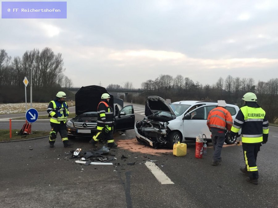 Unfall mit Straßenfahrzeugen, Verkehrshindernis Unfall mit Straßenfahrzeugen, Verkehrshindernis