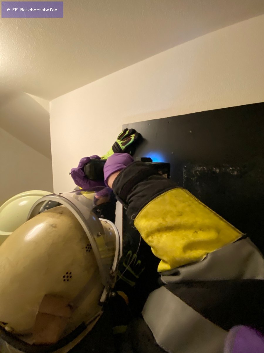 Verschließen v. Raum o. Wohnung b. akuter Gefahr Verschließen v. Raum o. Wohnung b. akuter Gefahr