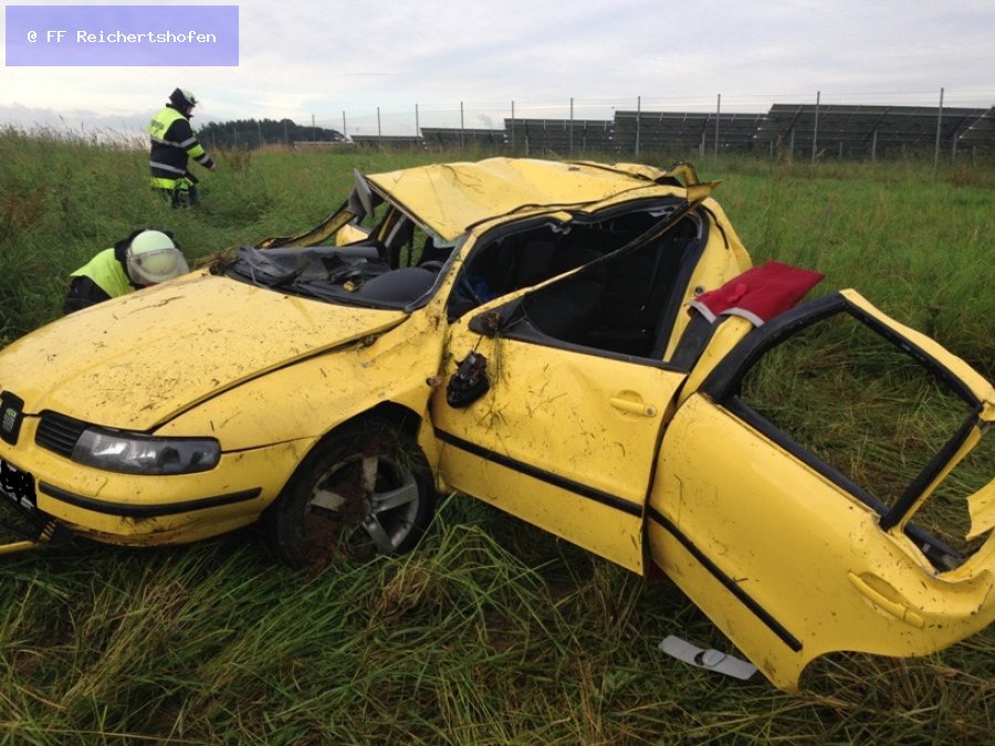 Unfall mit Straßenfahrzeugen, Verkehrshindernis Unfall mit Straßenfahrzeugen, Verkehrshindernis