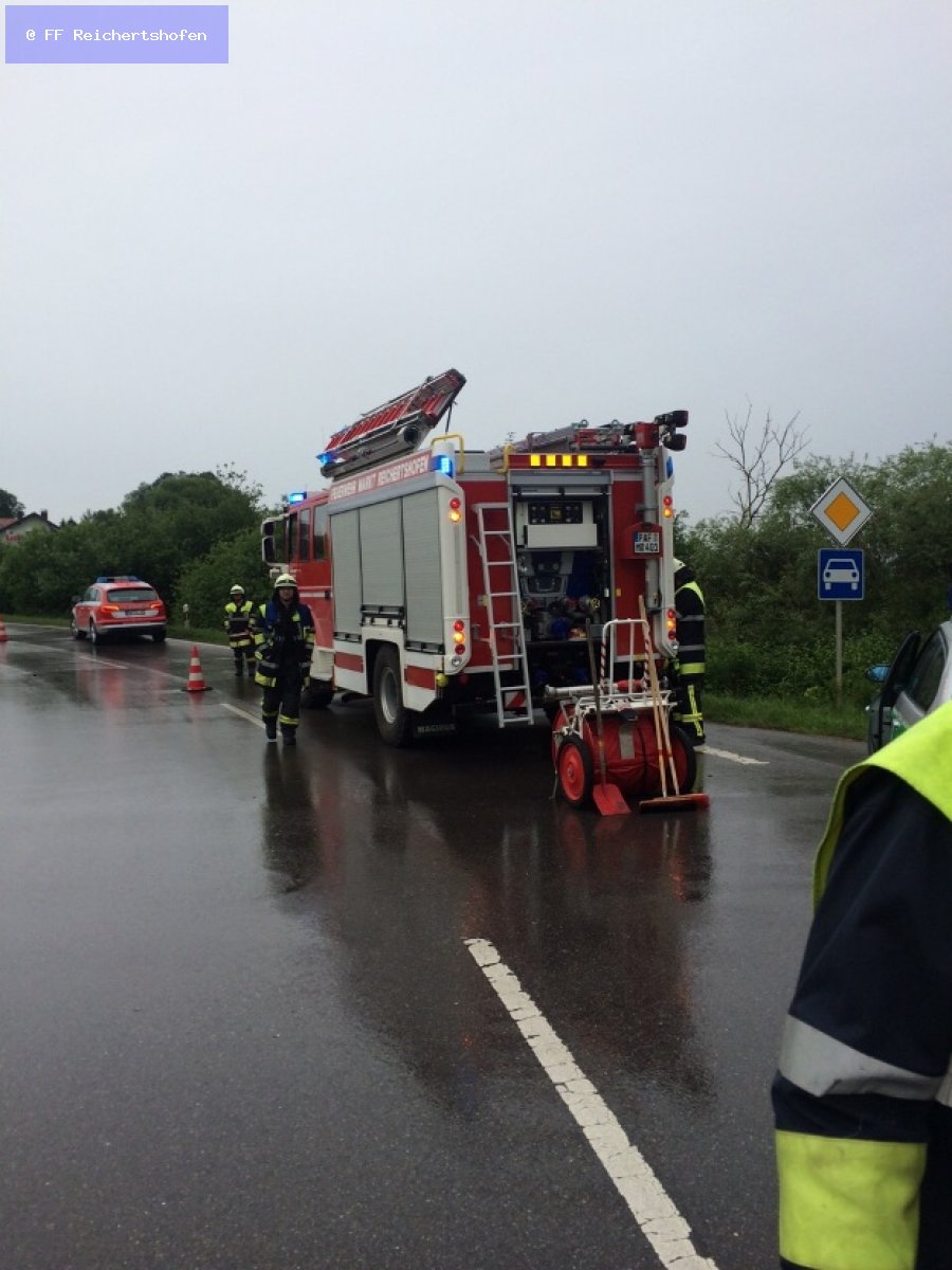 Unfall mit Straßenfahrzeugen, Verkehrshindernis Unfall mit Straßenfahrzeugen, Verkehrshindernis