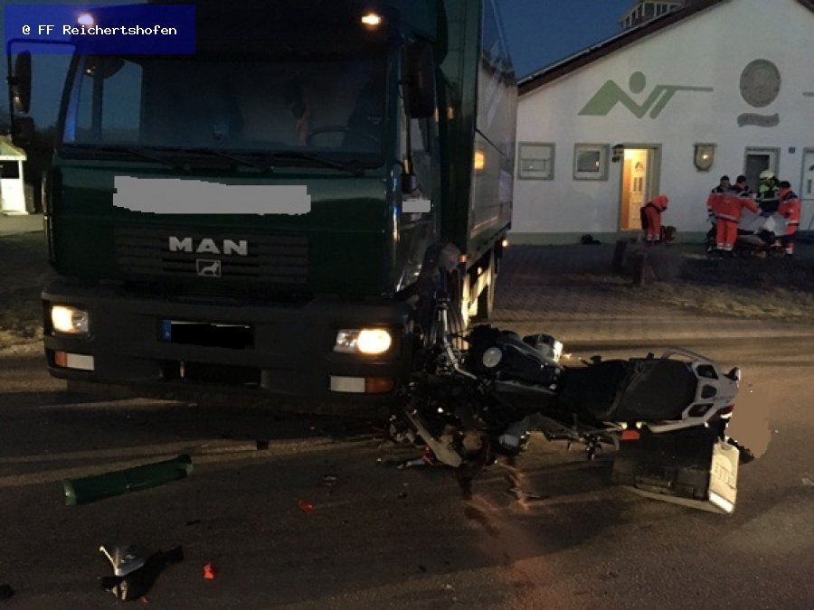 Unfall mit Straßenfahrzeugen, Verkehrshindernis Unfall mit Straßenfahrzeugen, Verkehrshindernis