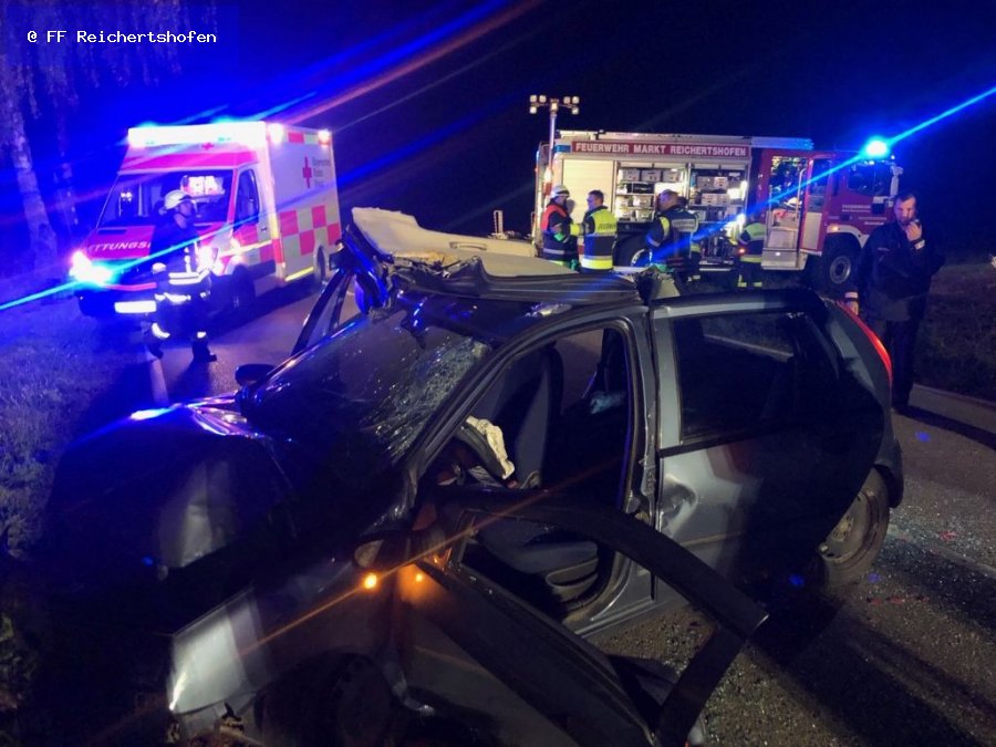 Unfall mit Straßenfahrzeugen, Verkehrshindernis Unfall mit Straßenfahrzeugen, Verkehrshindernis