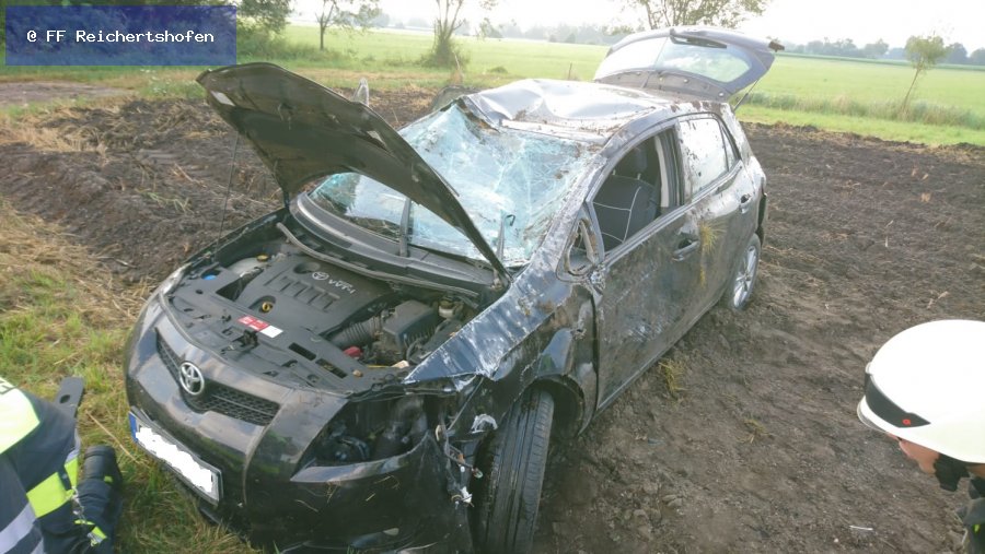 Unfall mit Straßenfahrzeugen, Verkehrshindernis Unfall mit Straßenfahrzeugen, Verkehrshindernis