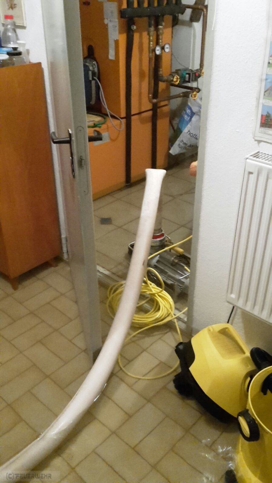 Wasserschäden (Rohrbruch, geplatzer Wasserschlauch) Wasserschäden (Rohrbruch, geplatzer Wasserschlauch)